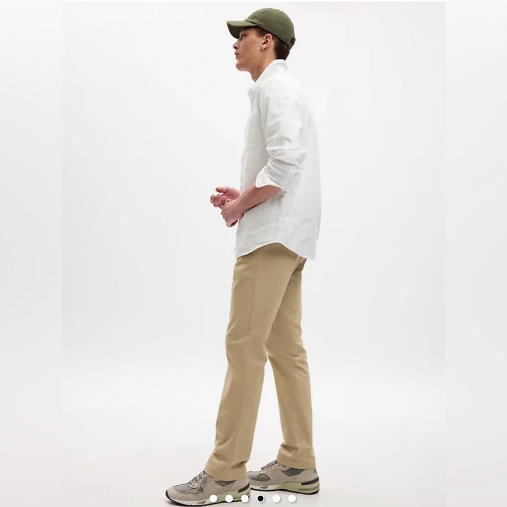 GAP Men’s Modern Straight Khakis, 32 X 30